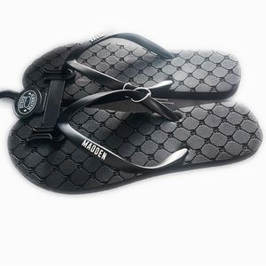 Black Steve Madden Flip Flops Size 7